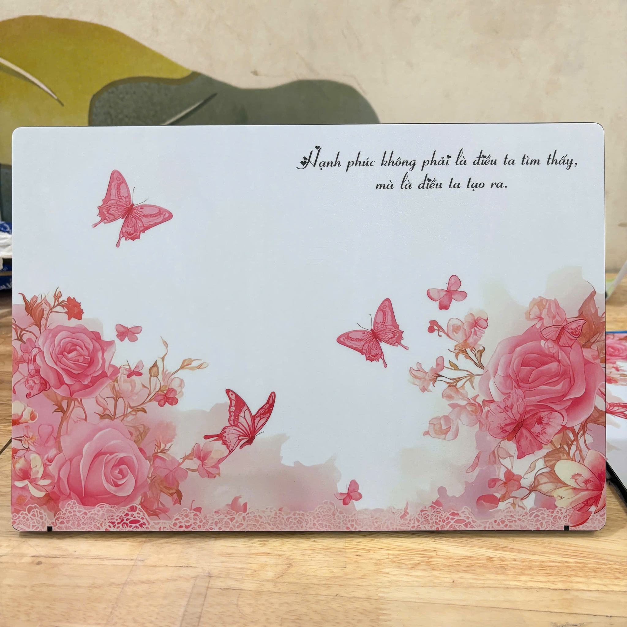 Nhật Anh Skin - Dán skin laptop, máy ảnh, điện thoại theo yêu cầu Facebook ad: Laptop đẹp, tâm trạng cũng khác