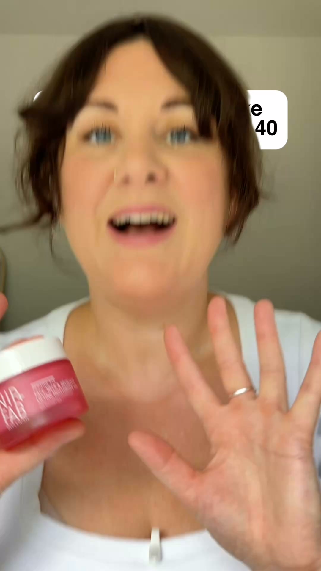 Nipandfabofficial Facebook ad: Over 40? Stop neglecting your neck