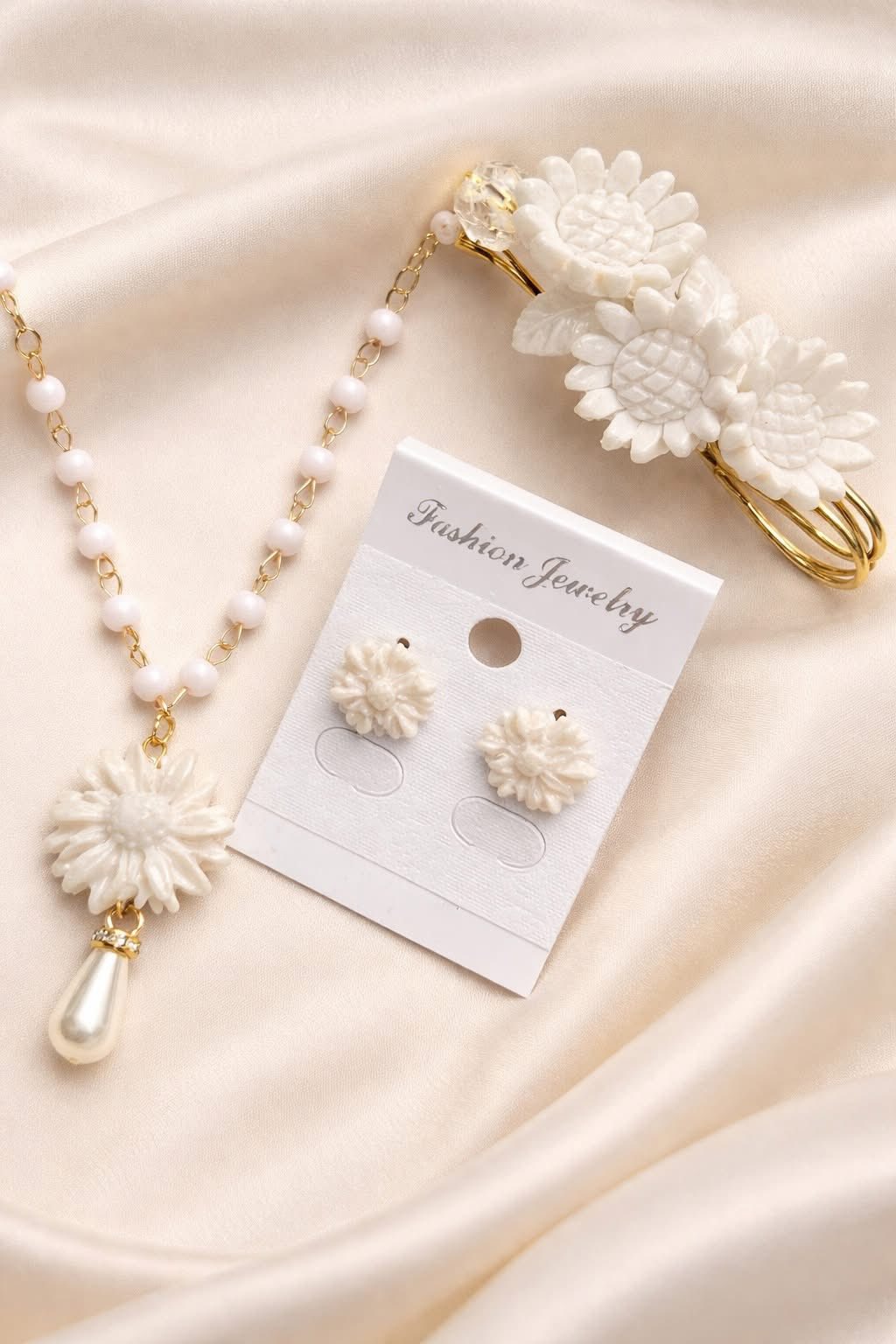 Shiny Elegant Jewellery Facebook ad