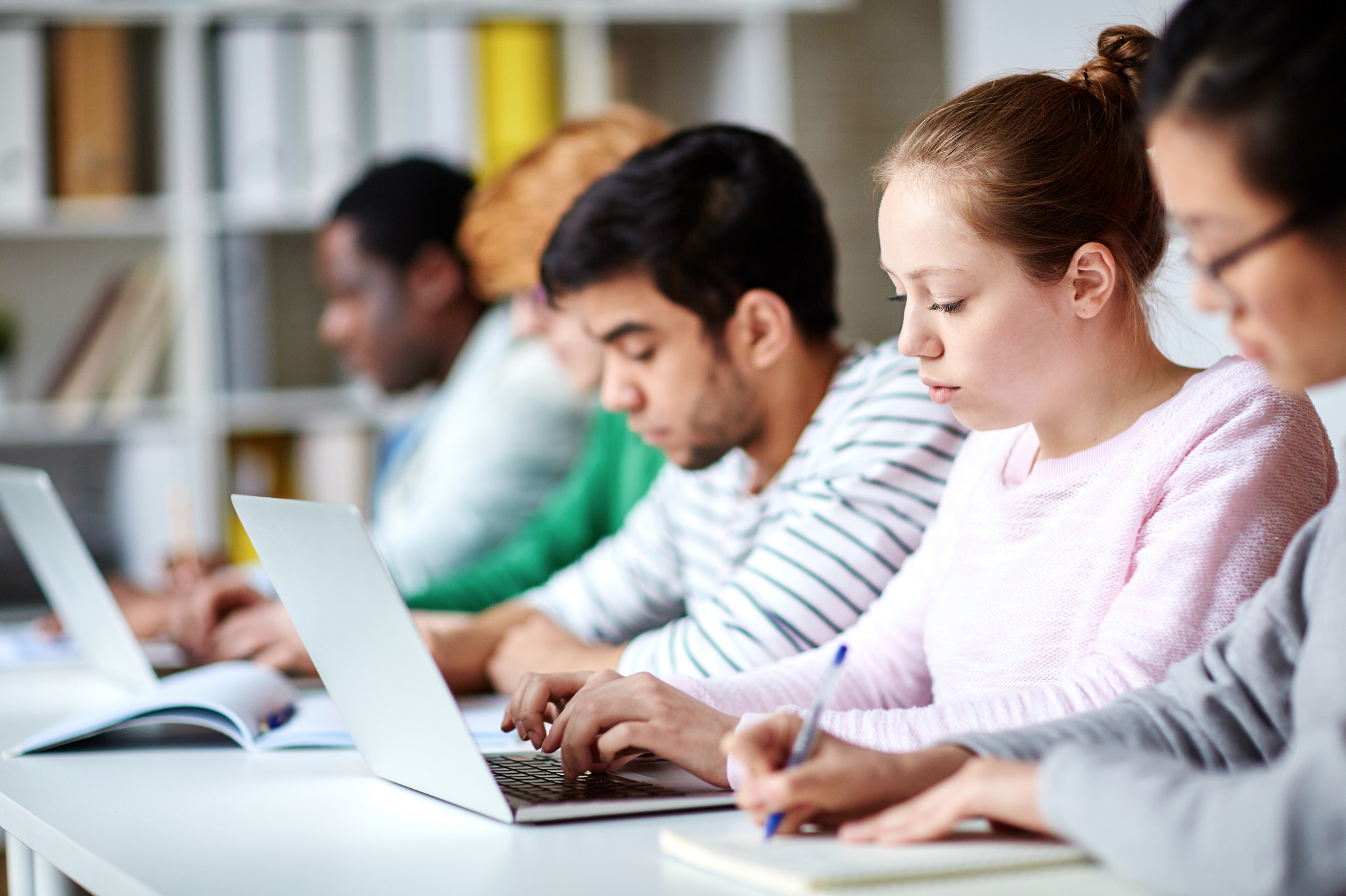 Medix College Facebook ad: 25 Healthcare Diploma and Certificate Programs in Toronto