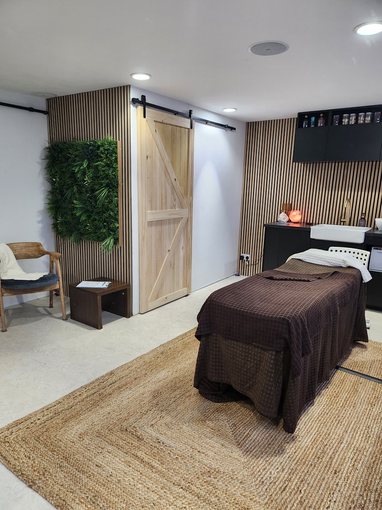 Aesthetics & Co Facebook ad: Award Winning Aesthetician & Facialist With 12 years…