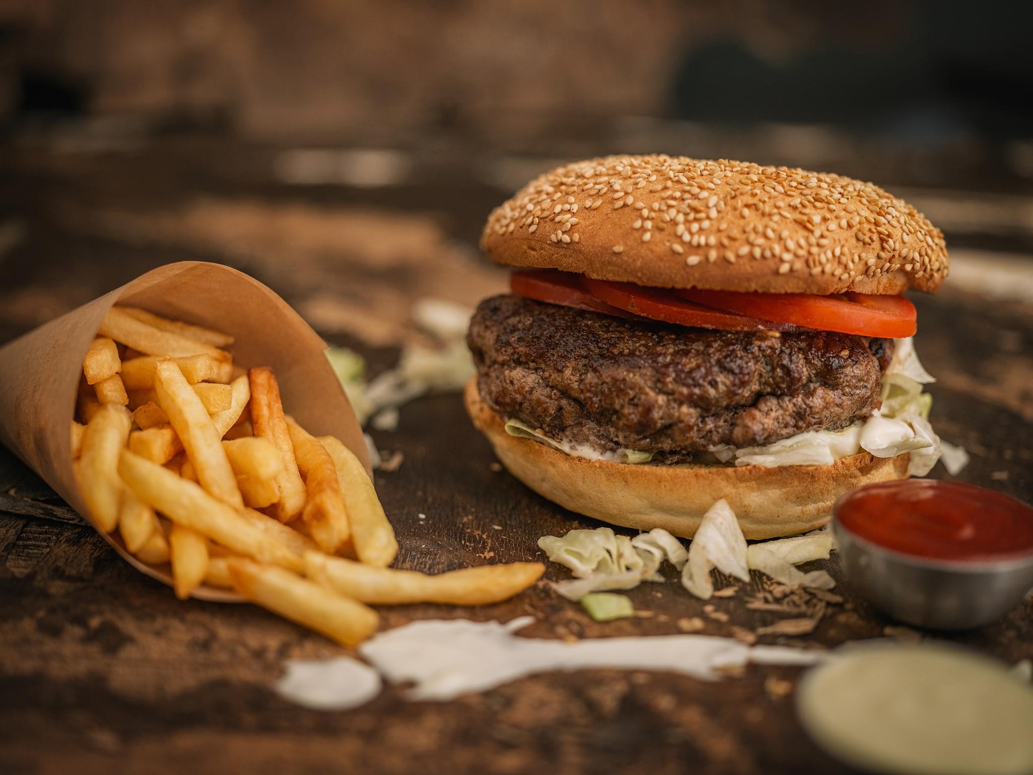 Unplug Condove Facebook ad: Hamburger Artigianali, Alpi e Grande Musica