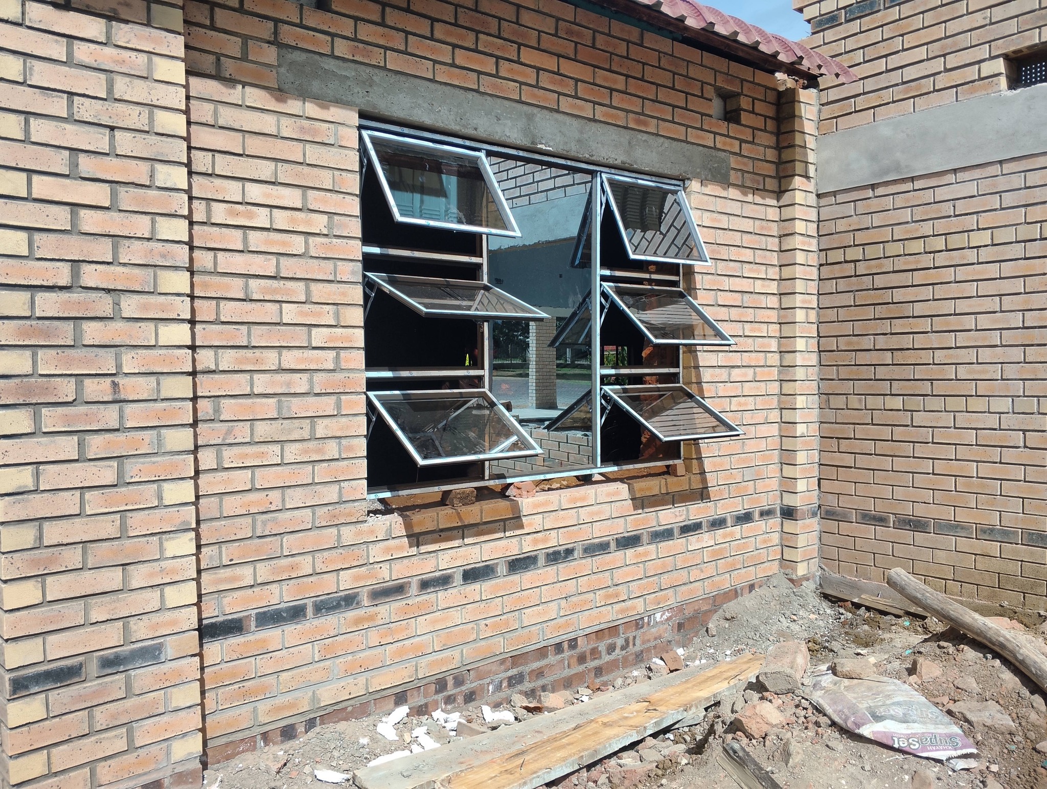 Best Aluminium And Glass Facebook ad: Aluminium doors and windows