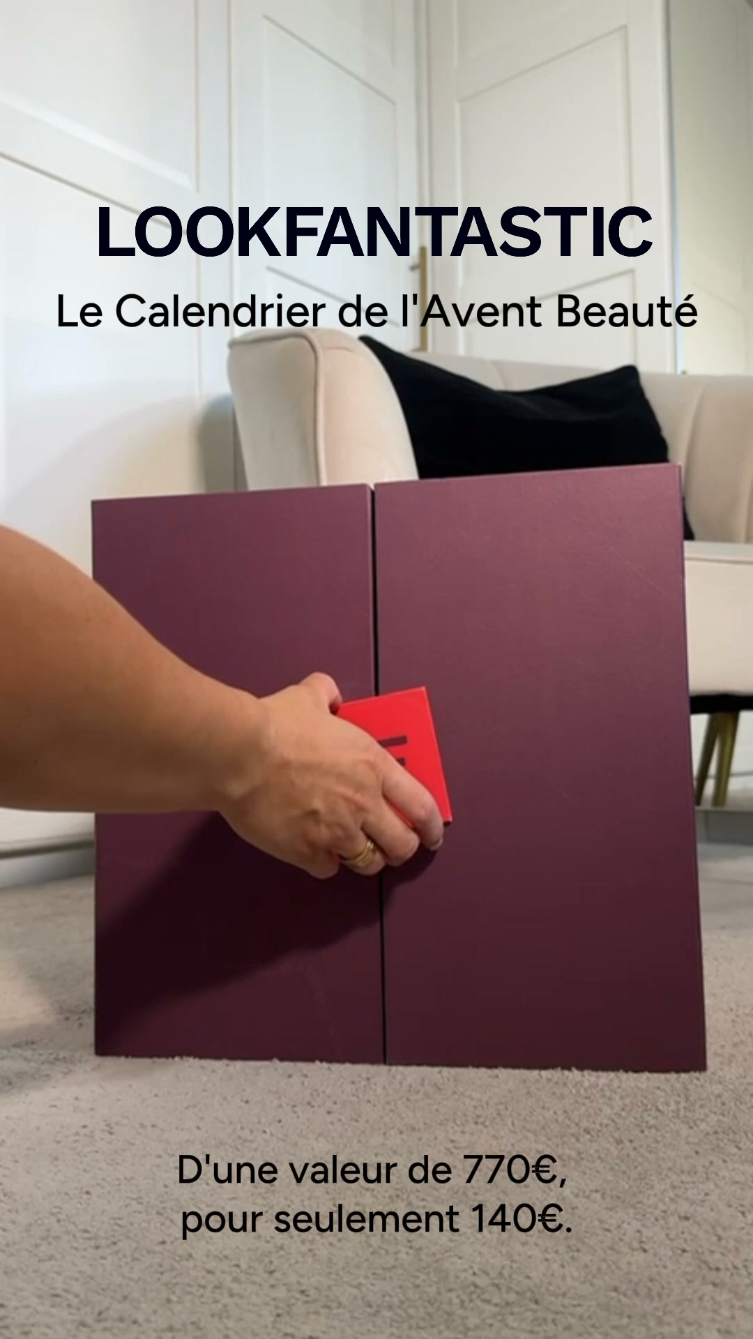 LOOKFANTASTIC Facebook ad: Le Calendrier de l'Avent Beauté