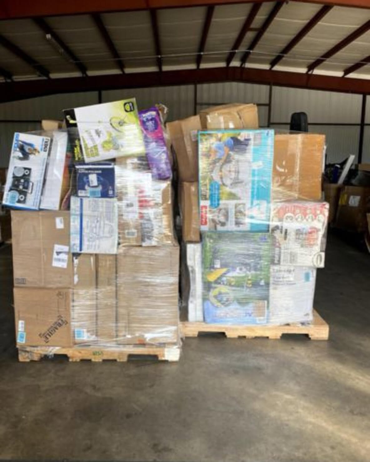 Vadym Artemiak Facebook ad: Premium Brand Name Liquidation Lot, New Stock Amazon…