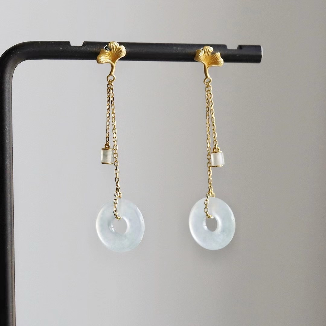 JADE Jewelry Facebook ad: ต่างหแทู้หยกโดนัทหยกแท้สีธรรมชาติ