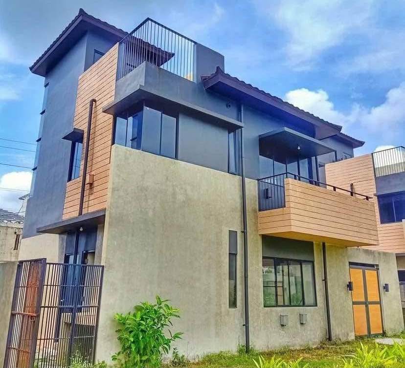 Marmi Perez Facebook ad: Pasalo Rush Sale: Seafront Residences 3BR House & Lot by…
