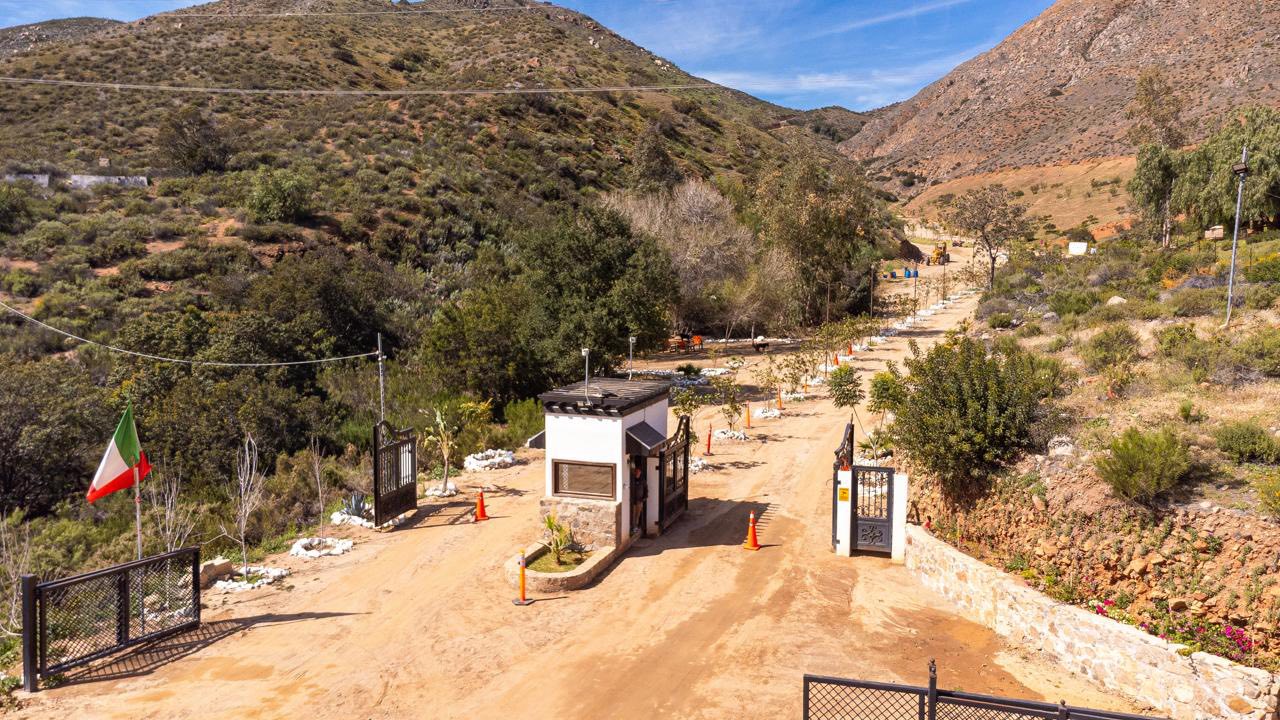 Alfonso Vigueras - asesor inmobiliario Facebook ad: OPORTUNIDAD DE INVERSIÓN EN VALLE DE GUADALUPE