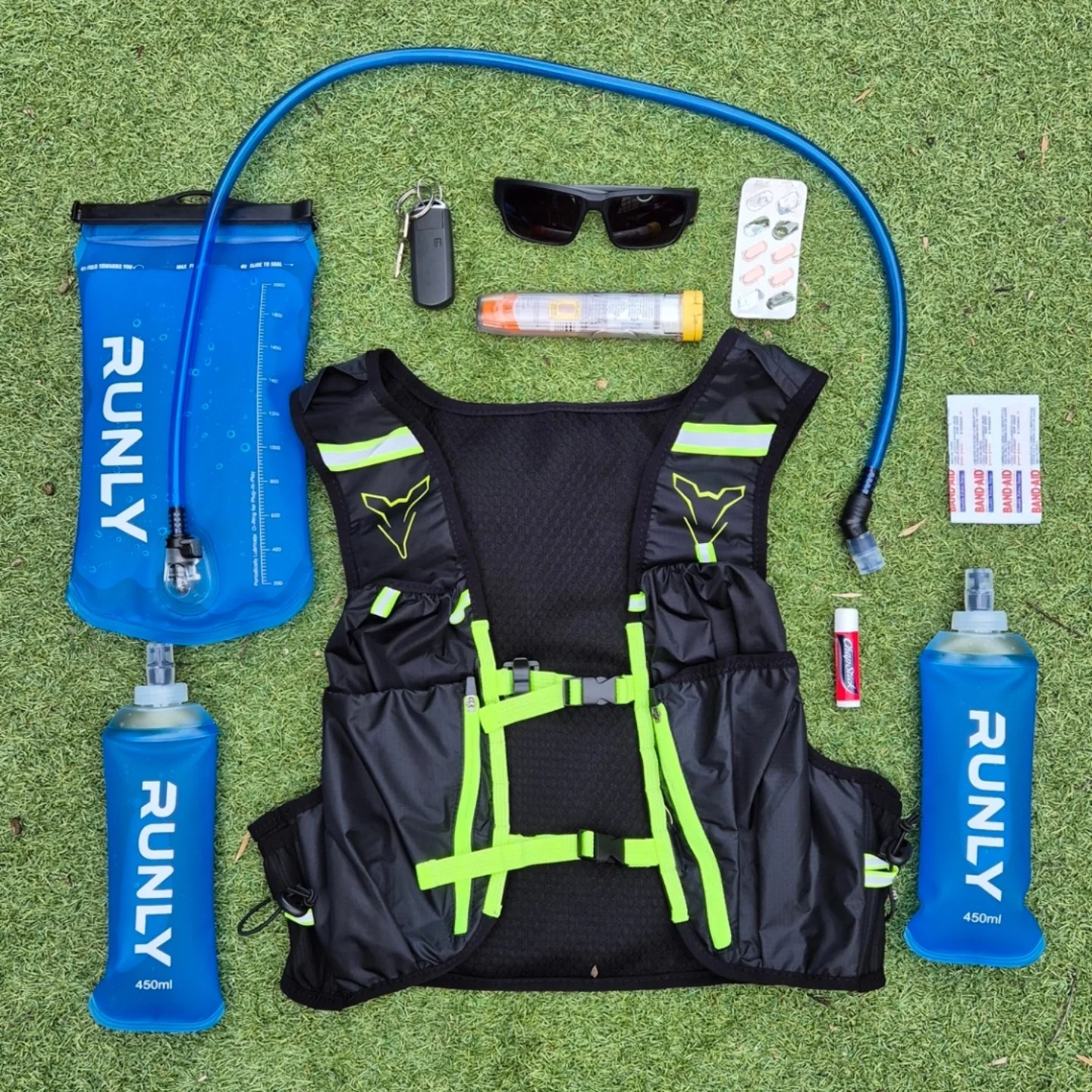 The Weekly Runner Facebook ad: Hydration Vest Offer