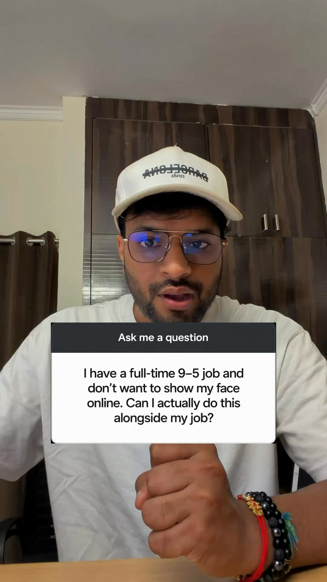 Arush Aggarwal Facebook ad: Build It Alongside Your 9-5