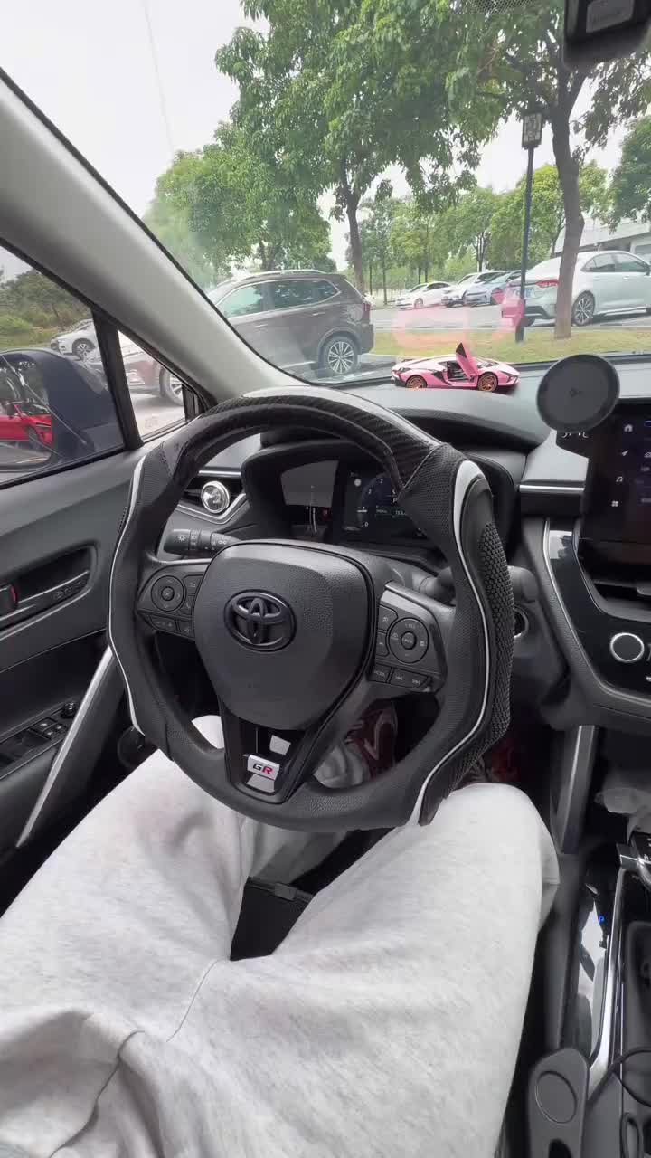 Rowginsday Facebook ad: Sporty Grip, Comfortable Drive!