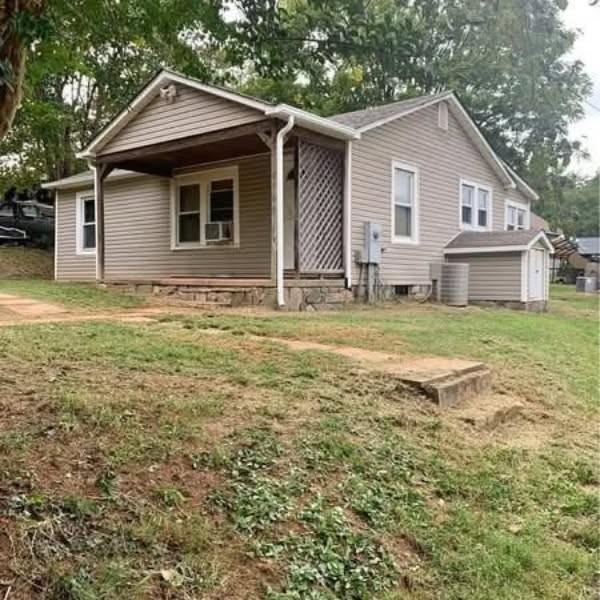 Shop Comfort Facebook ad: Abandoned Houses for Sale - Read More