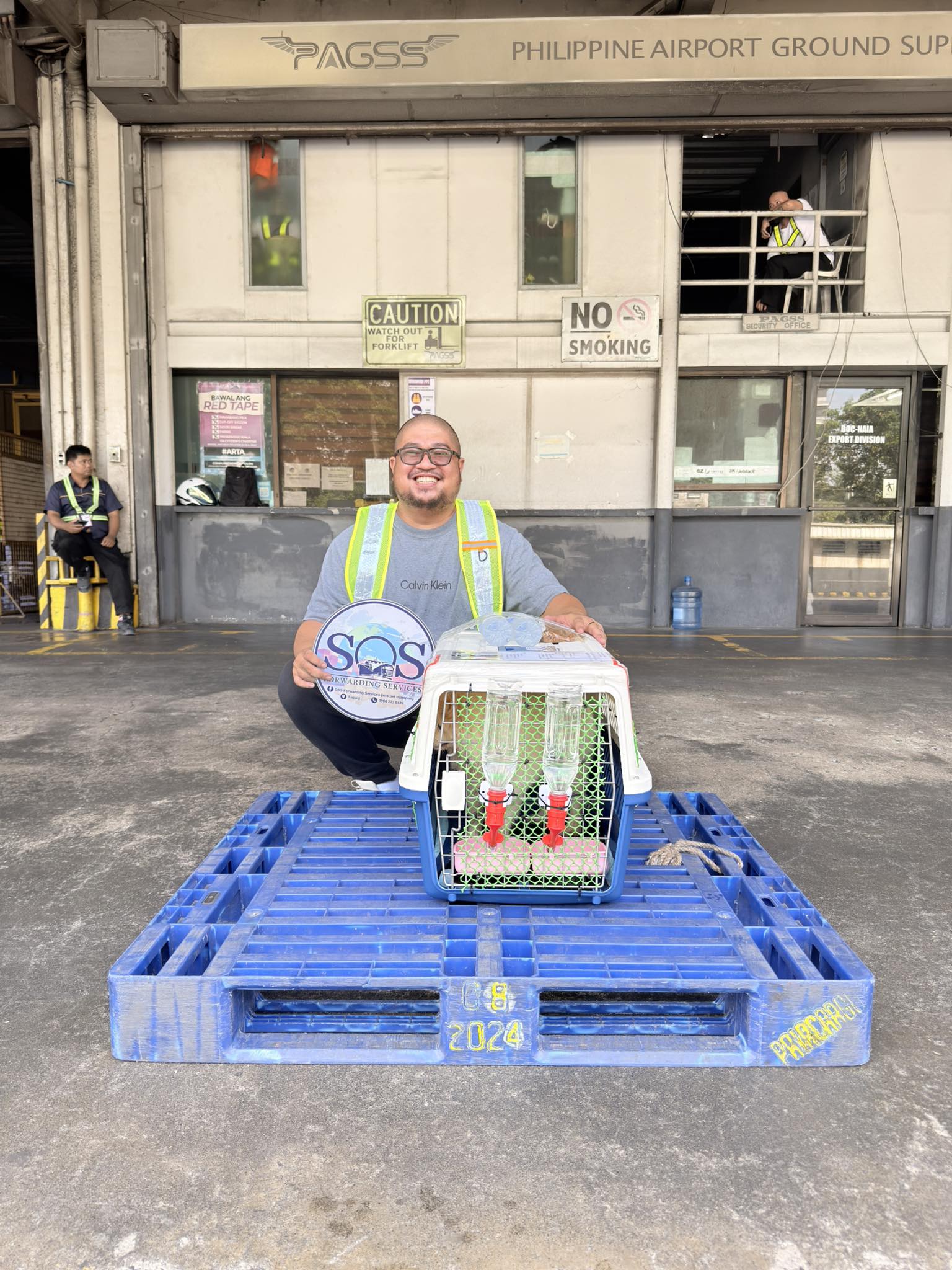 SOS Forwarding Services Facebook ad: Manila to LAX, USA