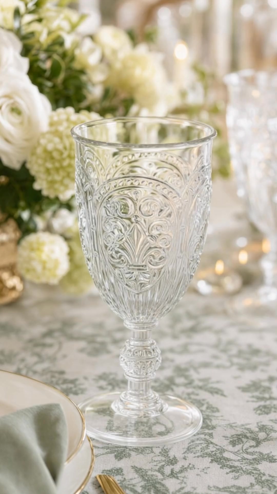 eFavormart Facebook ad: Vintage Disposable Goblets