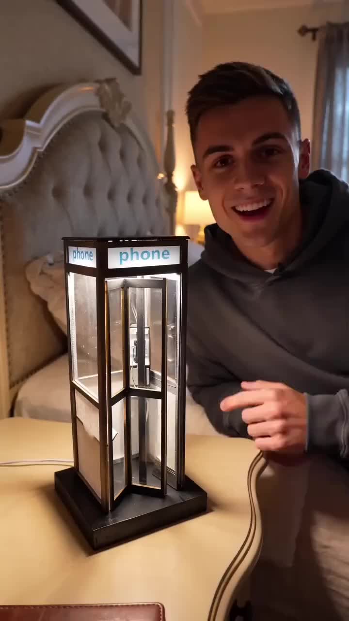 Emboadlie/M Facebook ad: Telephone Booth Night Light