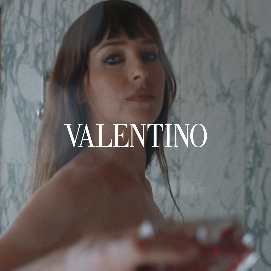 Valentino Beauty Facebook ad: VENDETTA. Zapachy niepohamowanej pasji