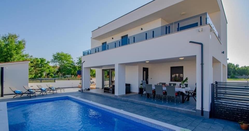 Villa Anna Barbariga Facebook ad: Experience the Ultimate Luxurious vacation: Private Pool…