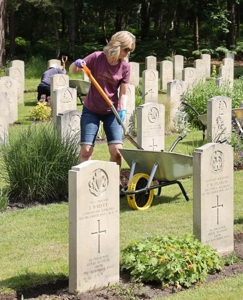 Commonwealth War Graves Commission Facebook ad: Do you have experience of horticulture?