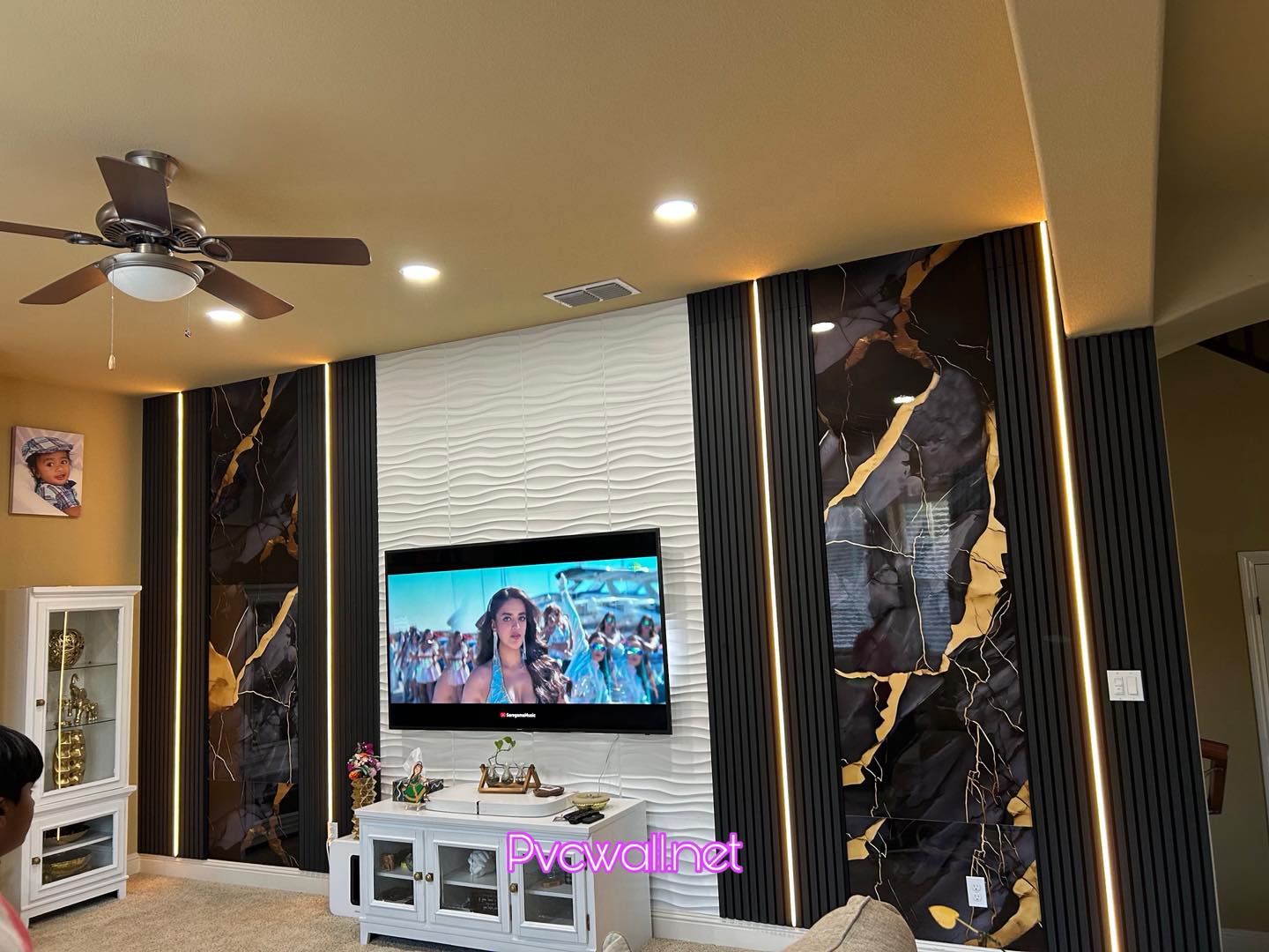 PVC Wall Sacramento Facebook ad: Upgrade Your Space with Modern Wall Décor!