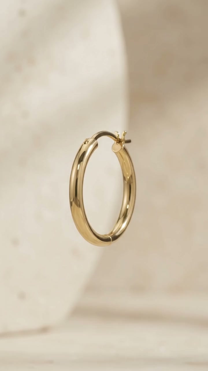 Opalandivy.nkc Facebook ad: Buy Mia Simple Hoop Earrings!