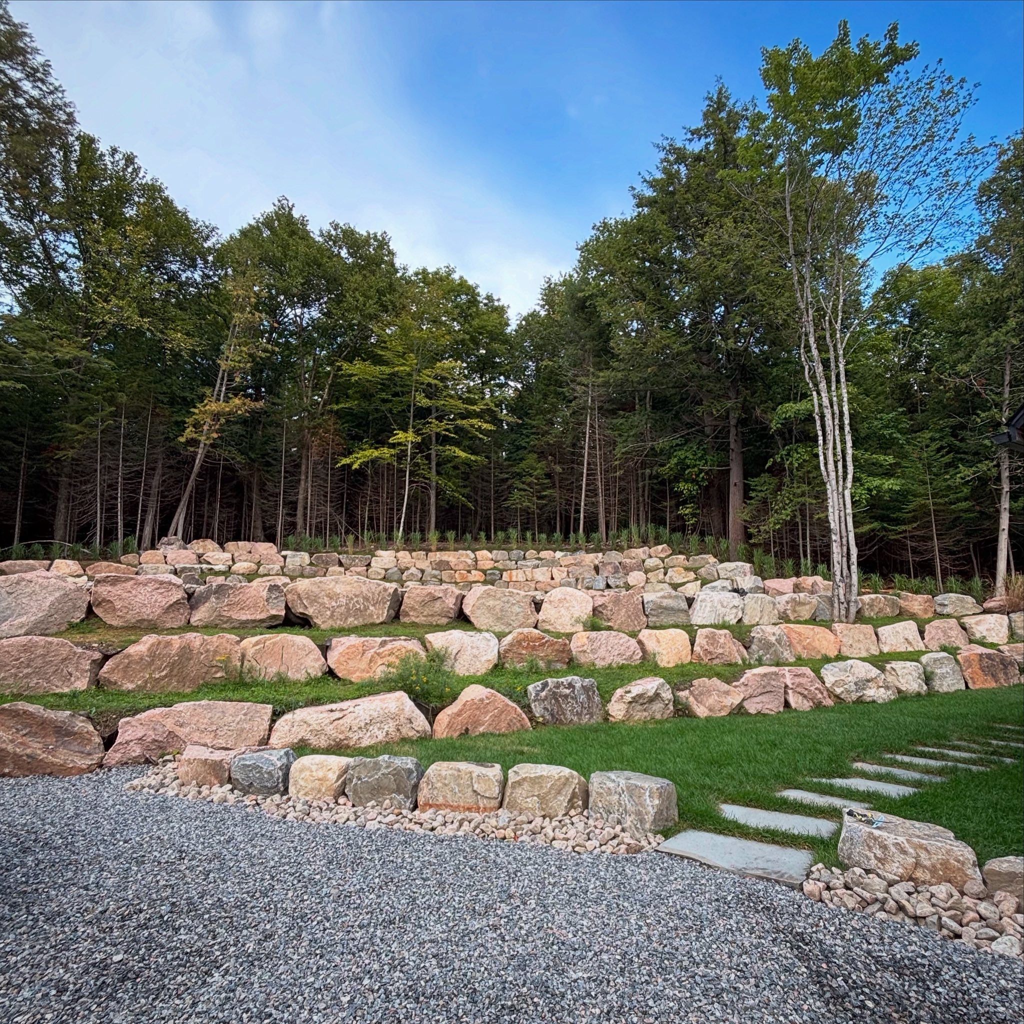 Excavation Excellence Facebook ad: Quelques disponibilités restantes pour le mois de Mai…