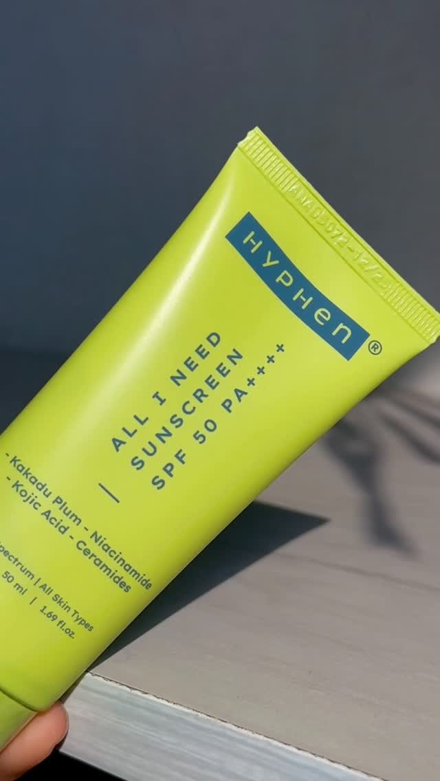 Kriti Sanon Facebook ad: @letshyphen all you need sunscreen