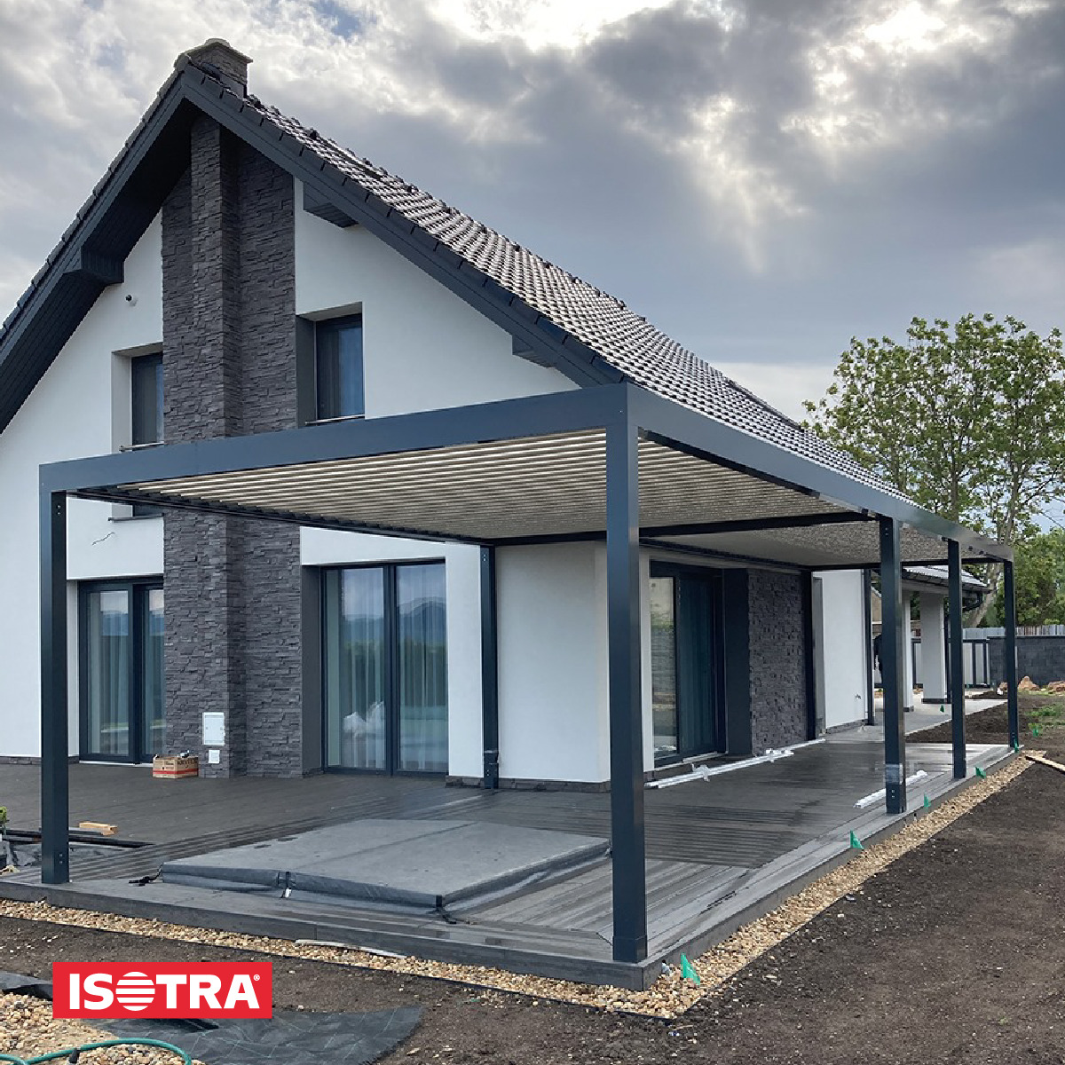 ISOTRA blinds and roller blinds Facebook ad: Bioclimatic Pergola ARTOSI | Isotra.com