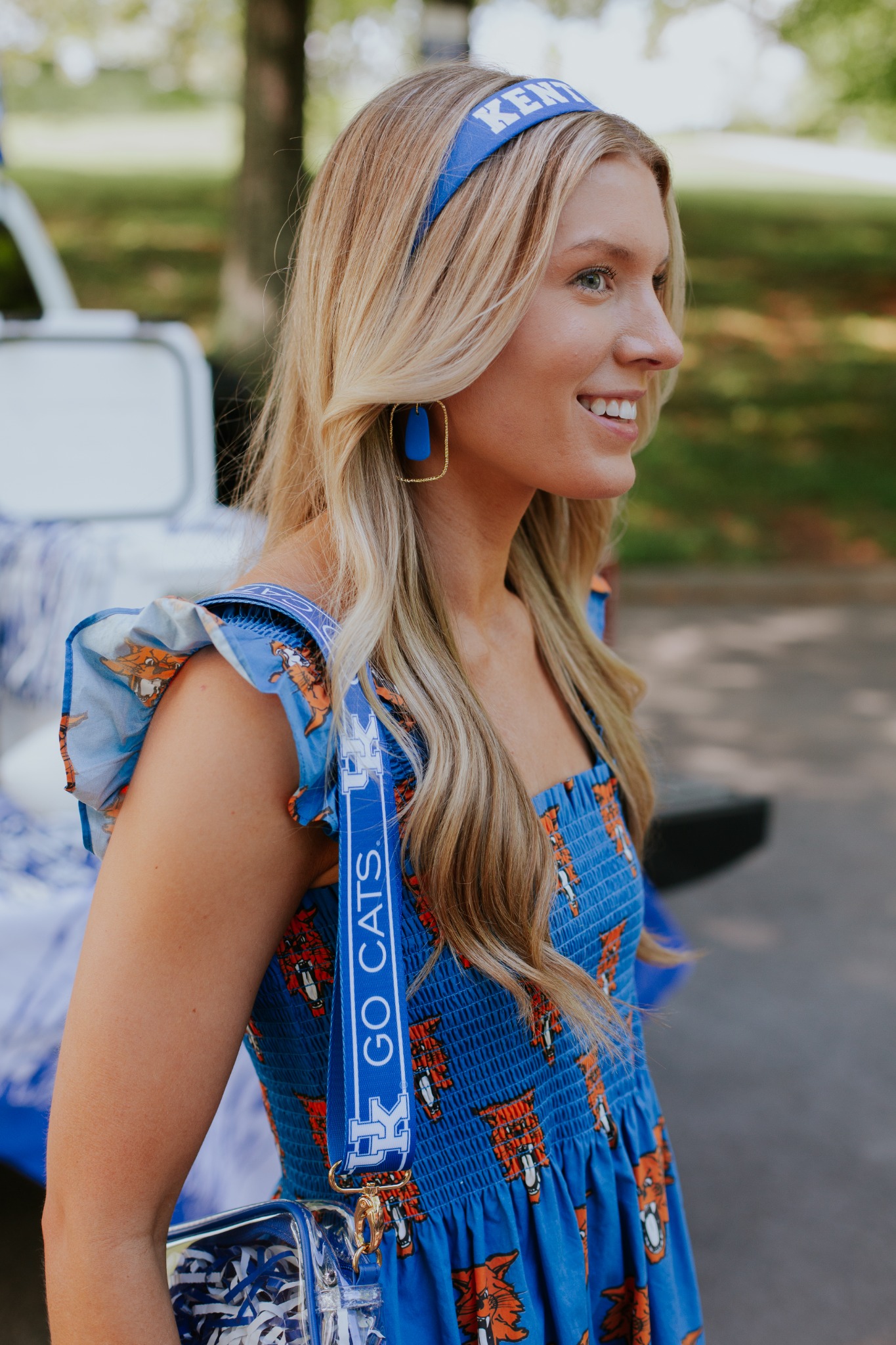 Alumni Hall Kentucky Facebook ad: Shop Kentucky Women's Gear!