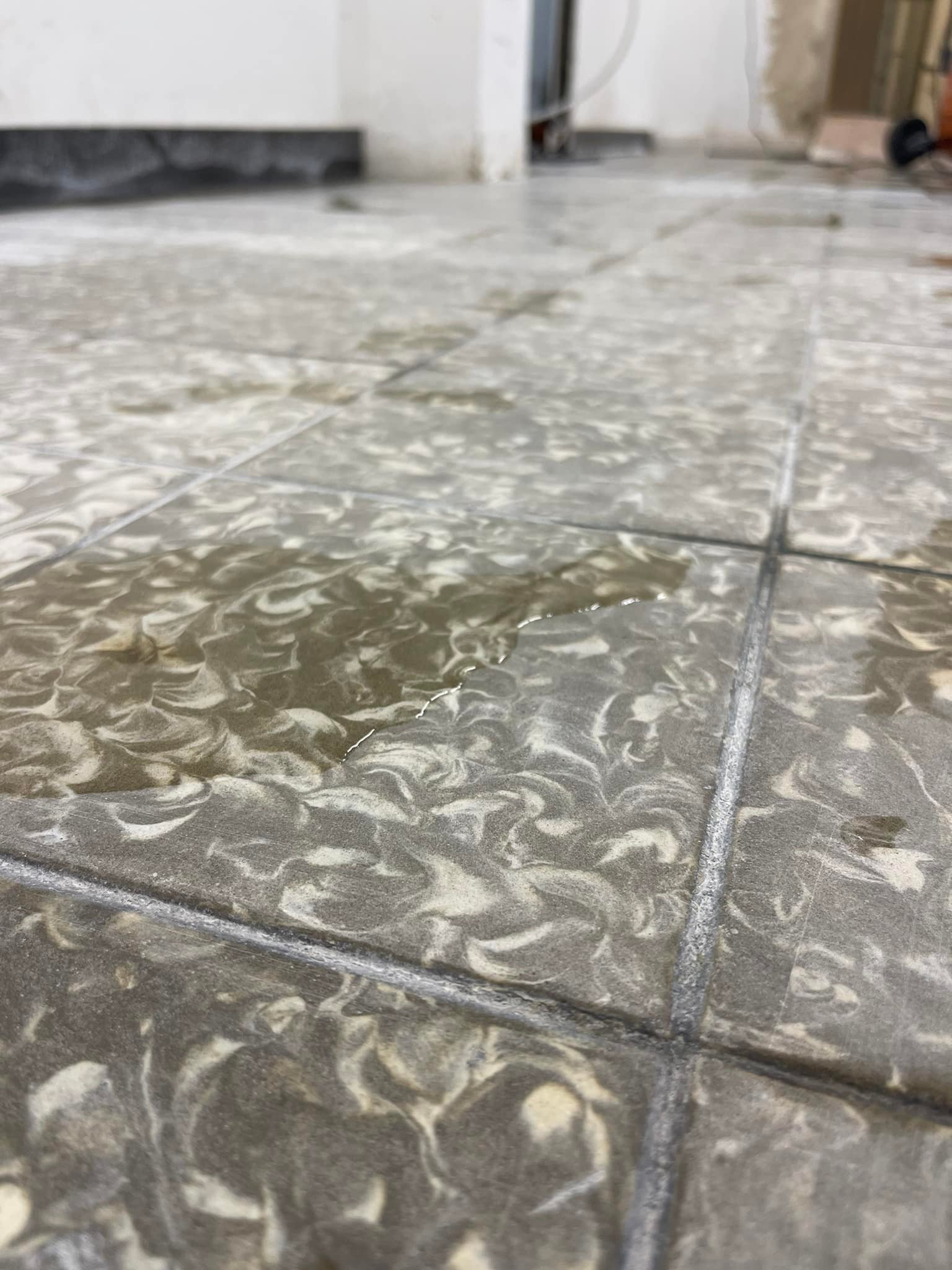 AT Specialty Cements & Polymer Technologies Facebook ad: Te acuerdas el piso que estaba cubierto con…