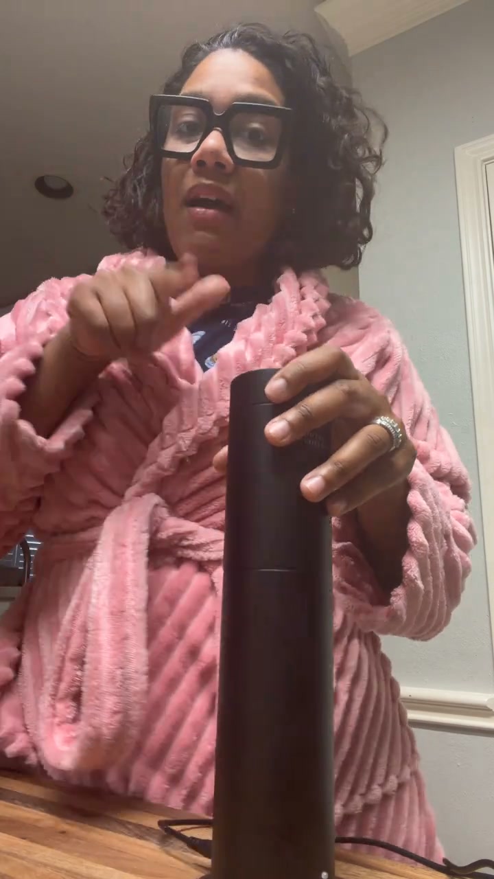 Linzysimons Facebook ad: Works In The Diffuser You Already Own