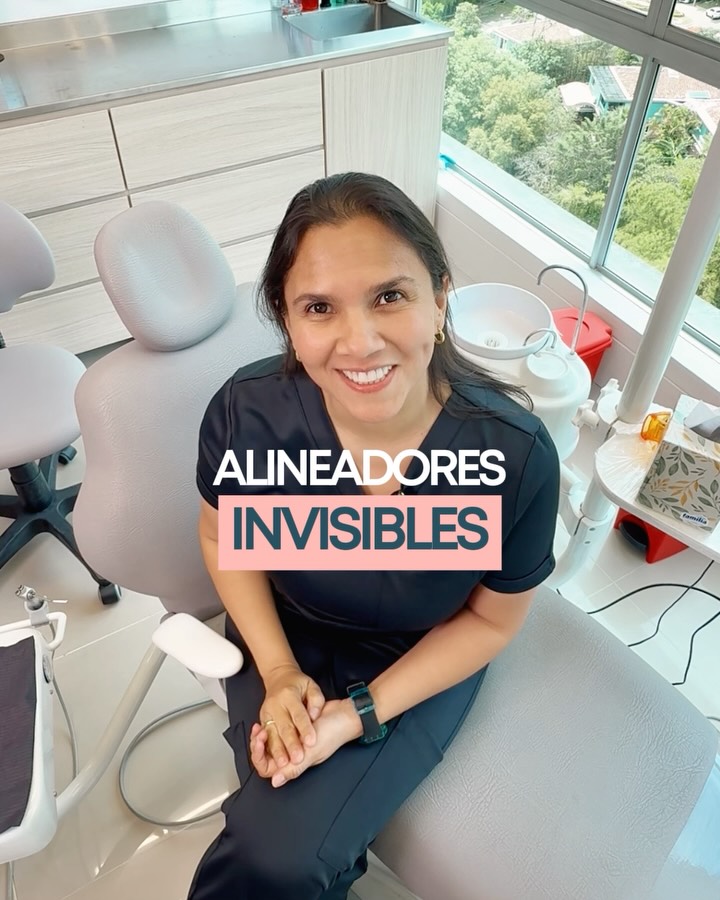 Dra Carolina Macareno Facebook ad: ¿Te gustaría alinear tus dientes sin brackets y…