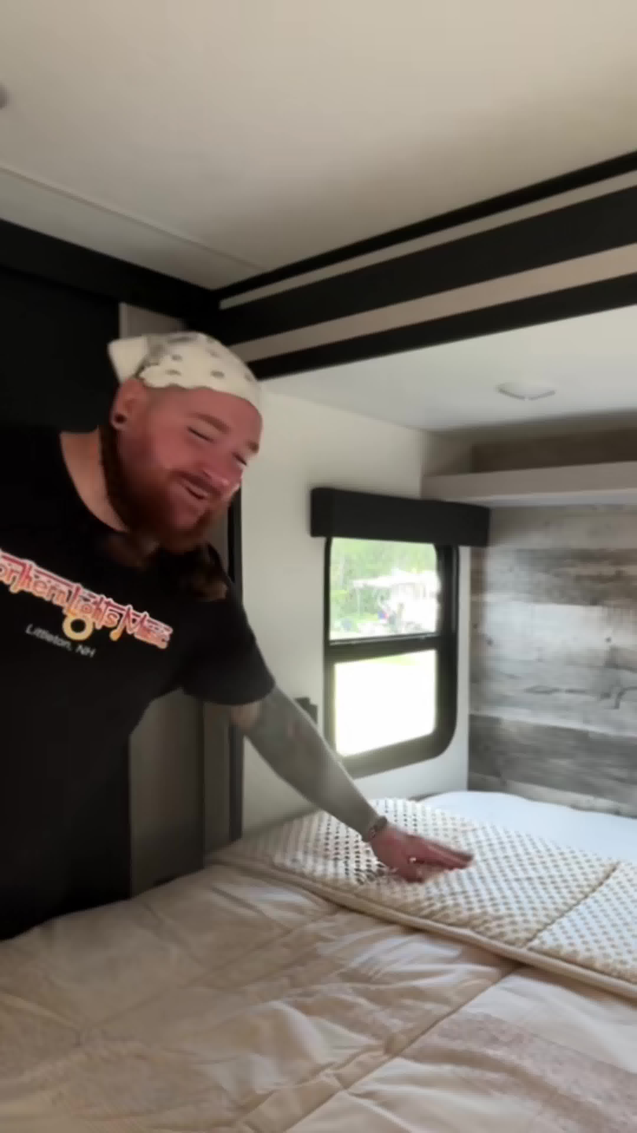 Beddy's Facebook ad: Beddy’s hugs RV mattresses and cleans up with…
