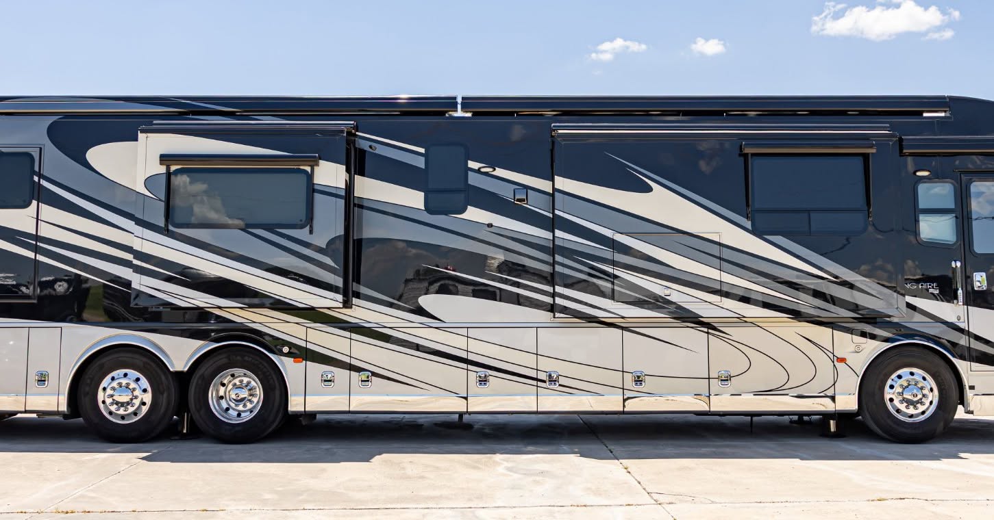 Waylon Perryman Facebook ad: 2017 Newmar KING AIRE 4584