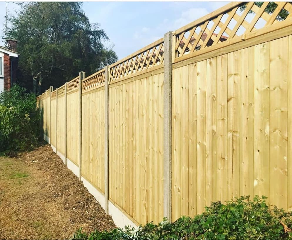 MacDonald Fencing & Sons Facebook ad: Fencing Contractor Surrey