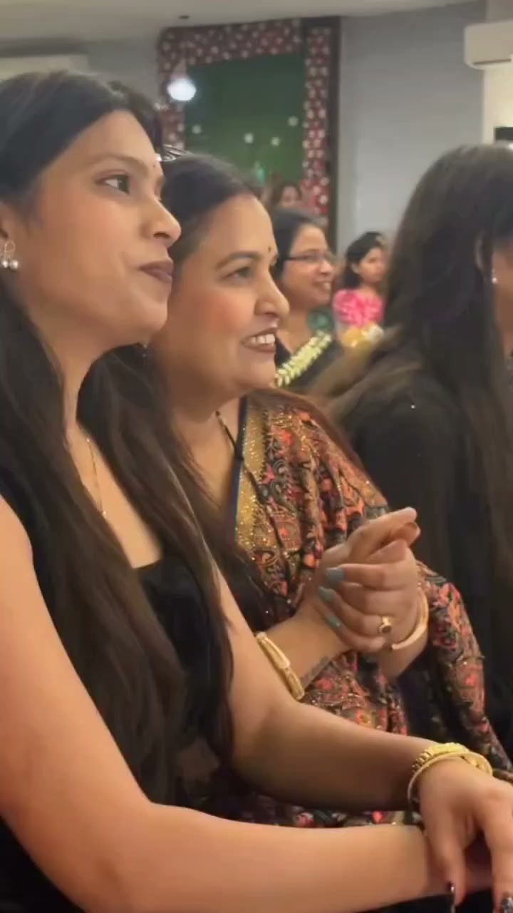 The Rising Ladies Facebook ad: Har Nayi Pehchan, Ek Chhote Faisle Se Shuru Hoti Hai.