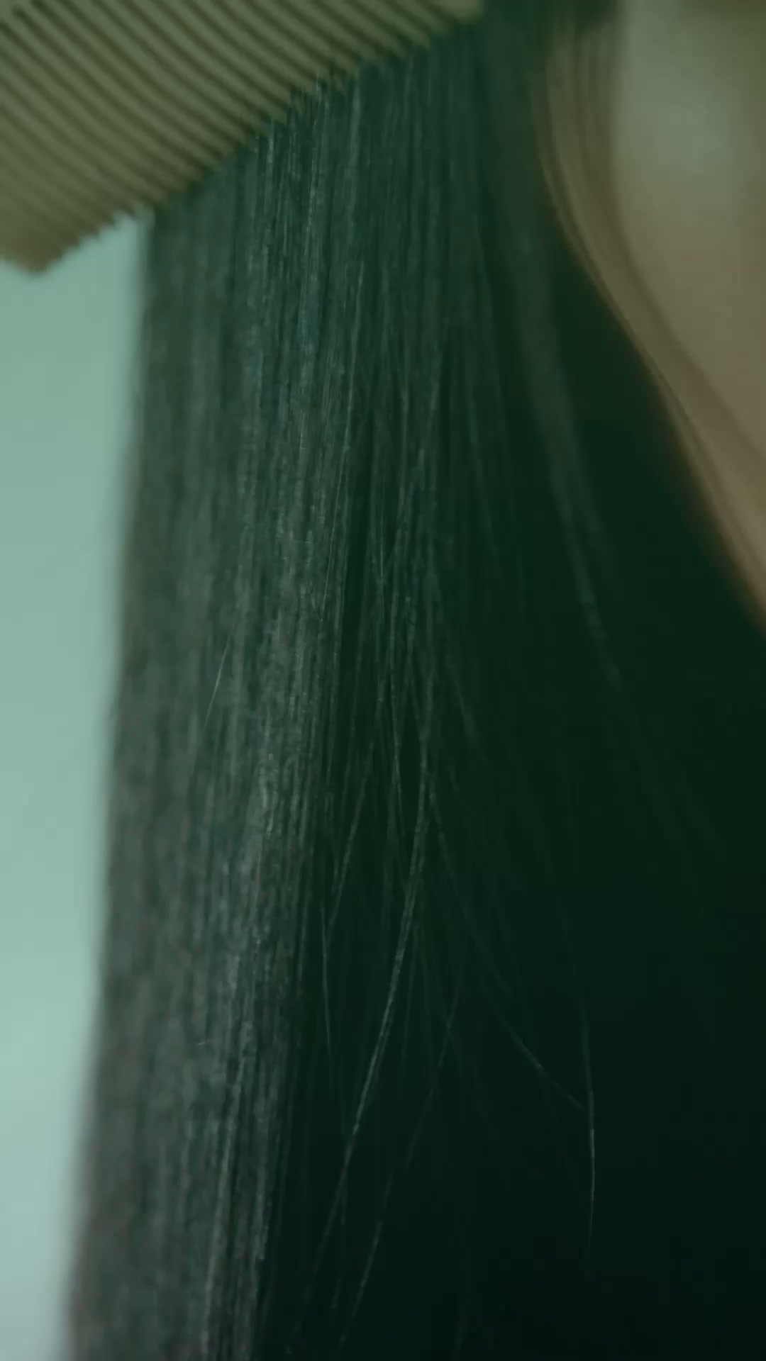 Semaine Health Facebook ad: Menopause Is Thinning Your Hair. Here's The Fix.