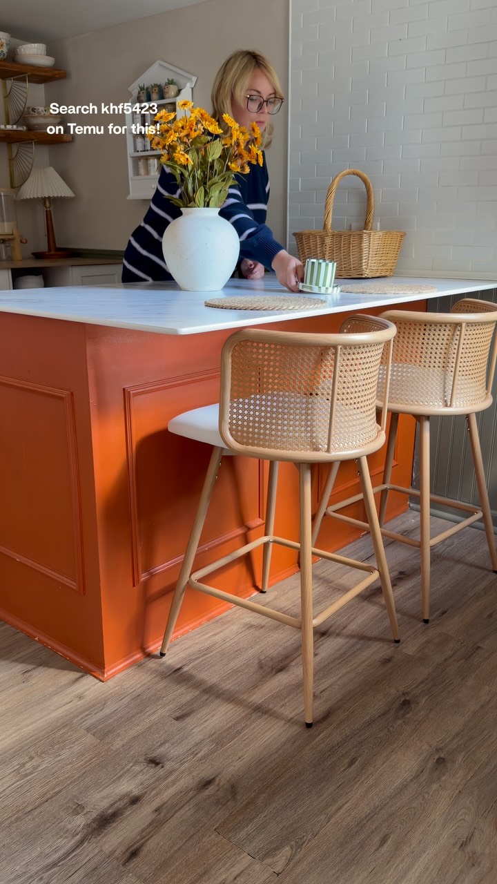 Shoptemu Facebook ad: These counter stools were exactly what my kitchen…