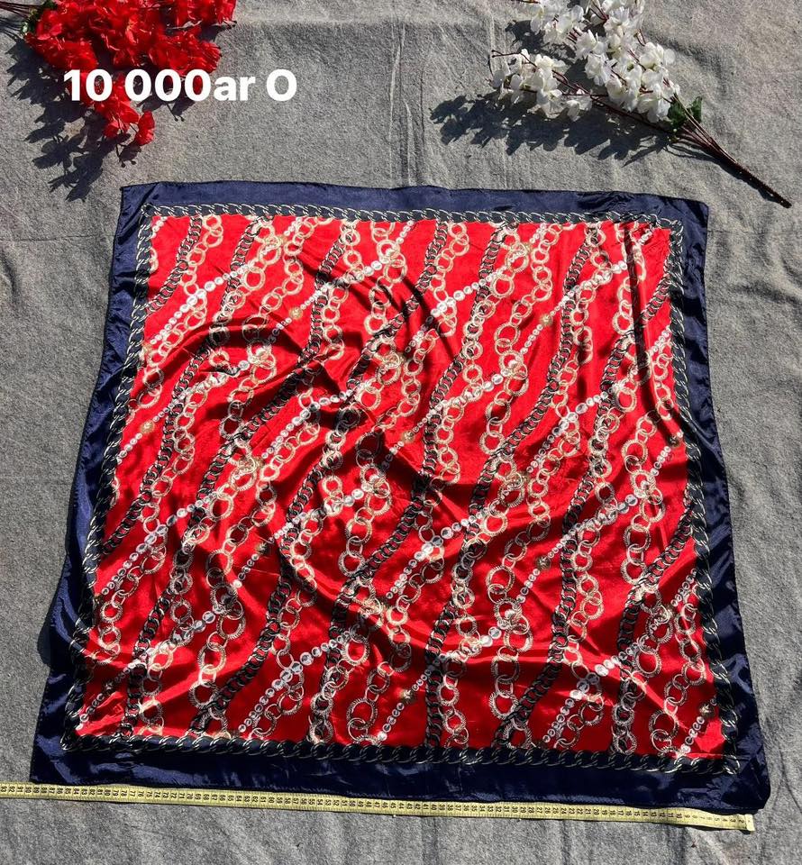 Multi-Good 261 Facebook ad: Foulards dispo