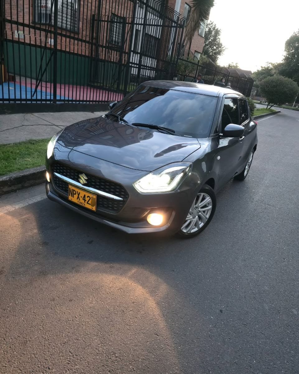 Yeison Velasquez Facebook ad: 2024 Suzuki Swift Hibrido - 9.000KM 2024