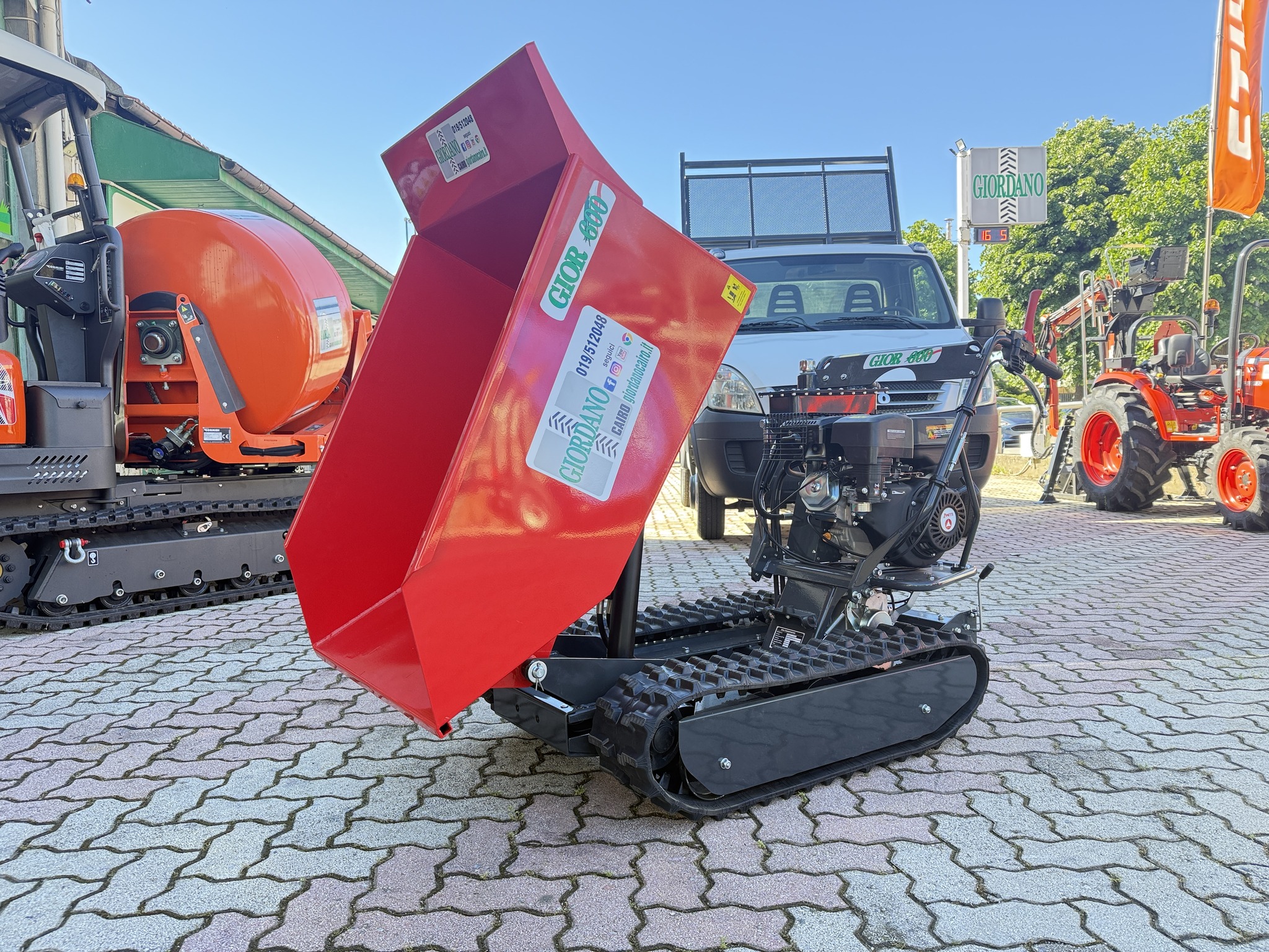 Giordano Cairo Facebook ad: Novità Motocarriola Cingolata GIOR 600 DUMPER ZANETTI …