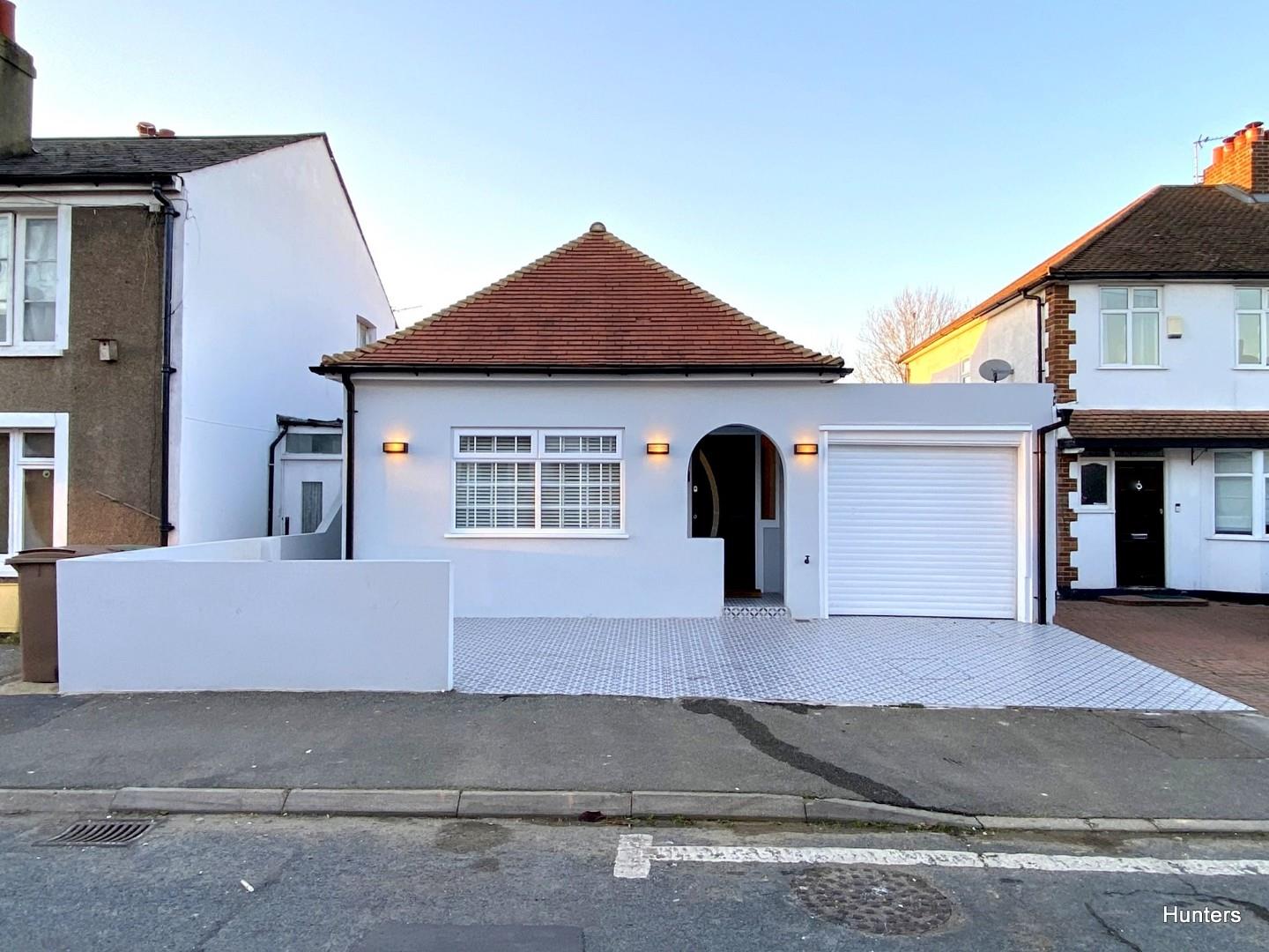 Hunters Estate Agents - Brentford Facebook ad: Looking for your next home?