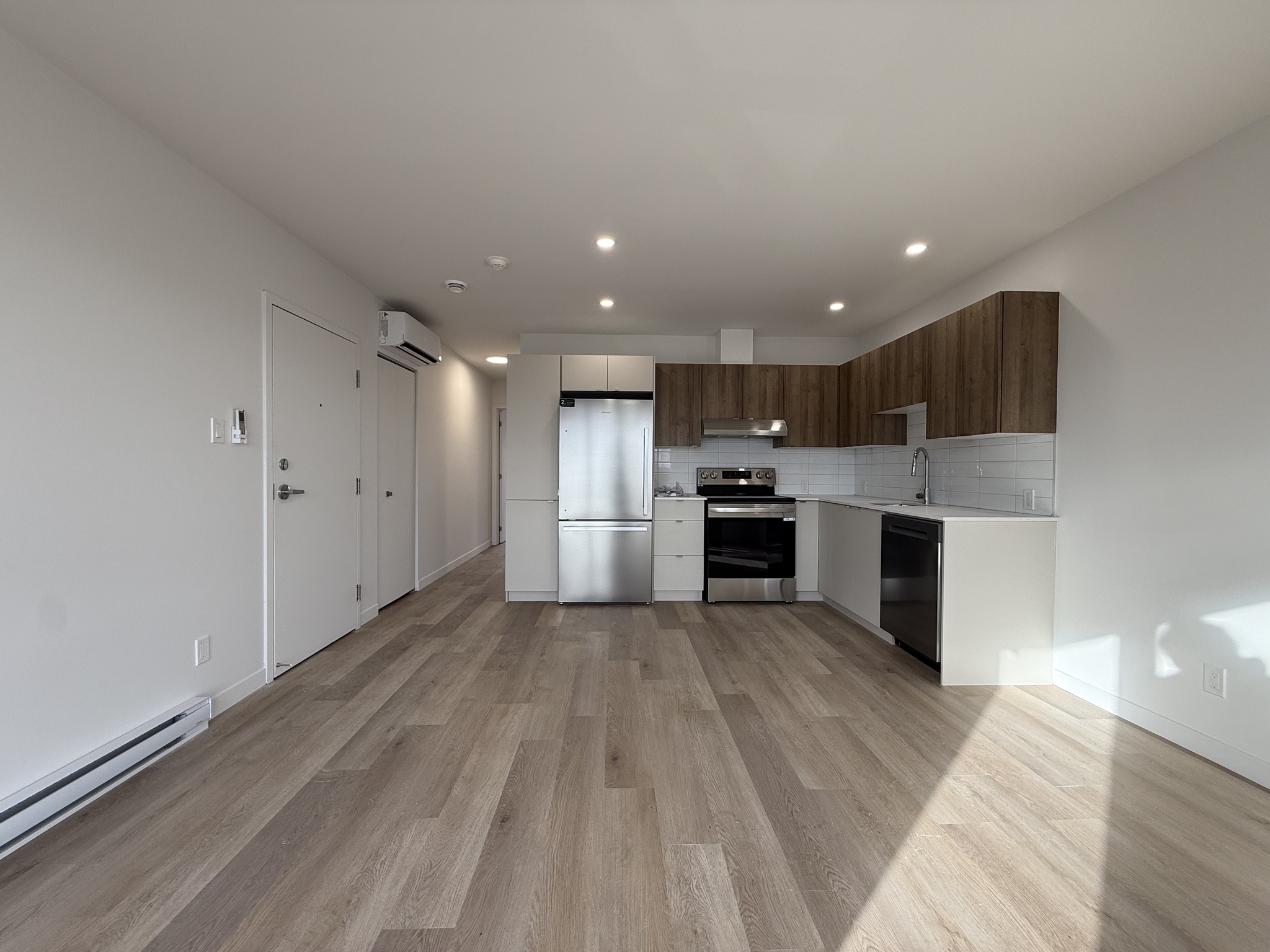 Pardo Junior Vincelli Facebook ad: 1 Bed 1 Bath Apartment