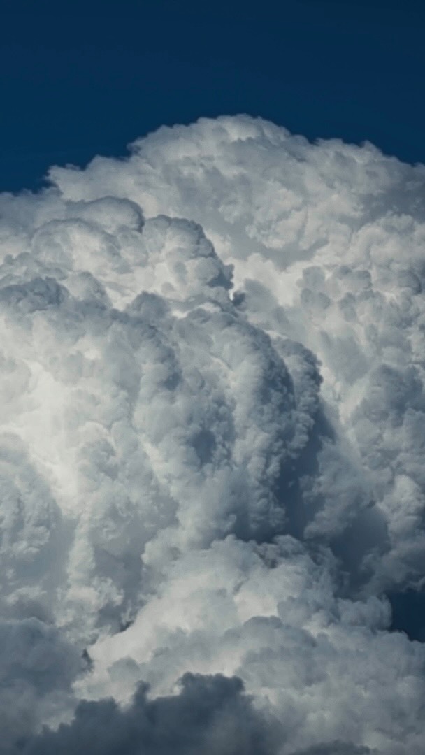 Darg Lenz Facebook ad: Cumulus congestus, pure beauty, a masterpiece of nature.