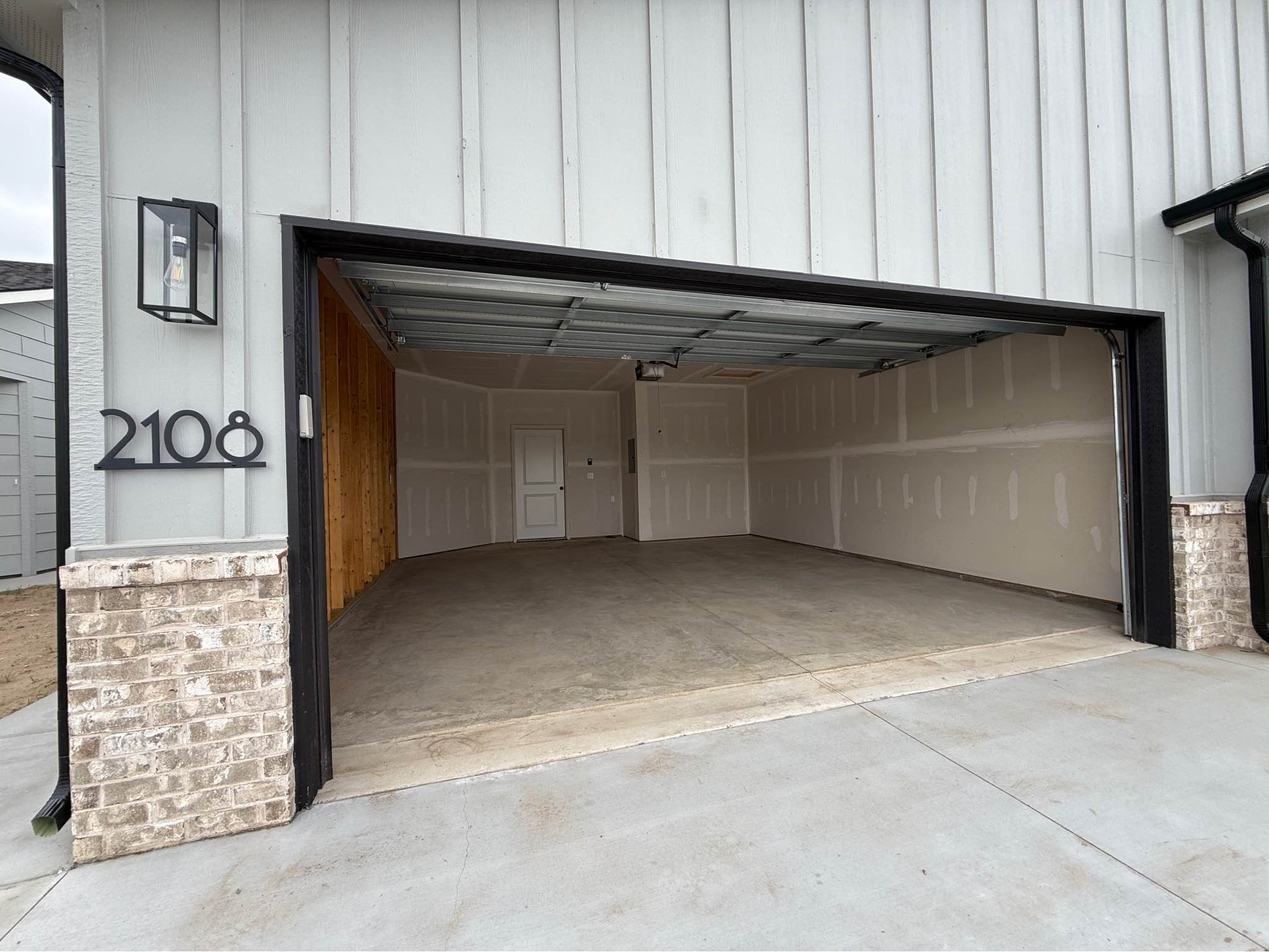 Andy Barnard Facebook ad: 3 Beds 2 Baths - Townhouse