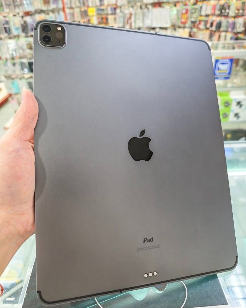 Jaeyoung Choi Facebook ad: IPAD_PRO_129_INCH_2020_4TH_GEN-128GB-SPACE_GRAY-WIFI