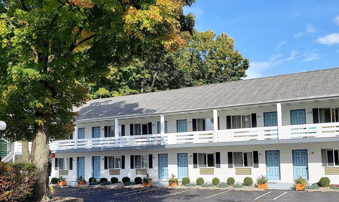 Roosevelt Inn of Hyde Park Facebook ad: Roosevelt Inn of Hyde Park: Explore Classic Hospitality in…