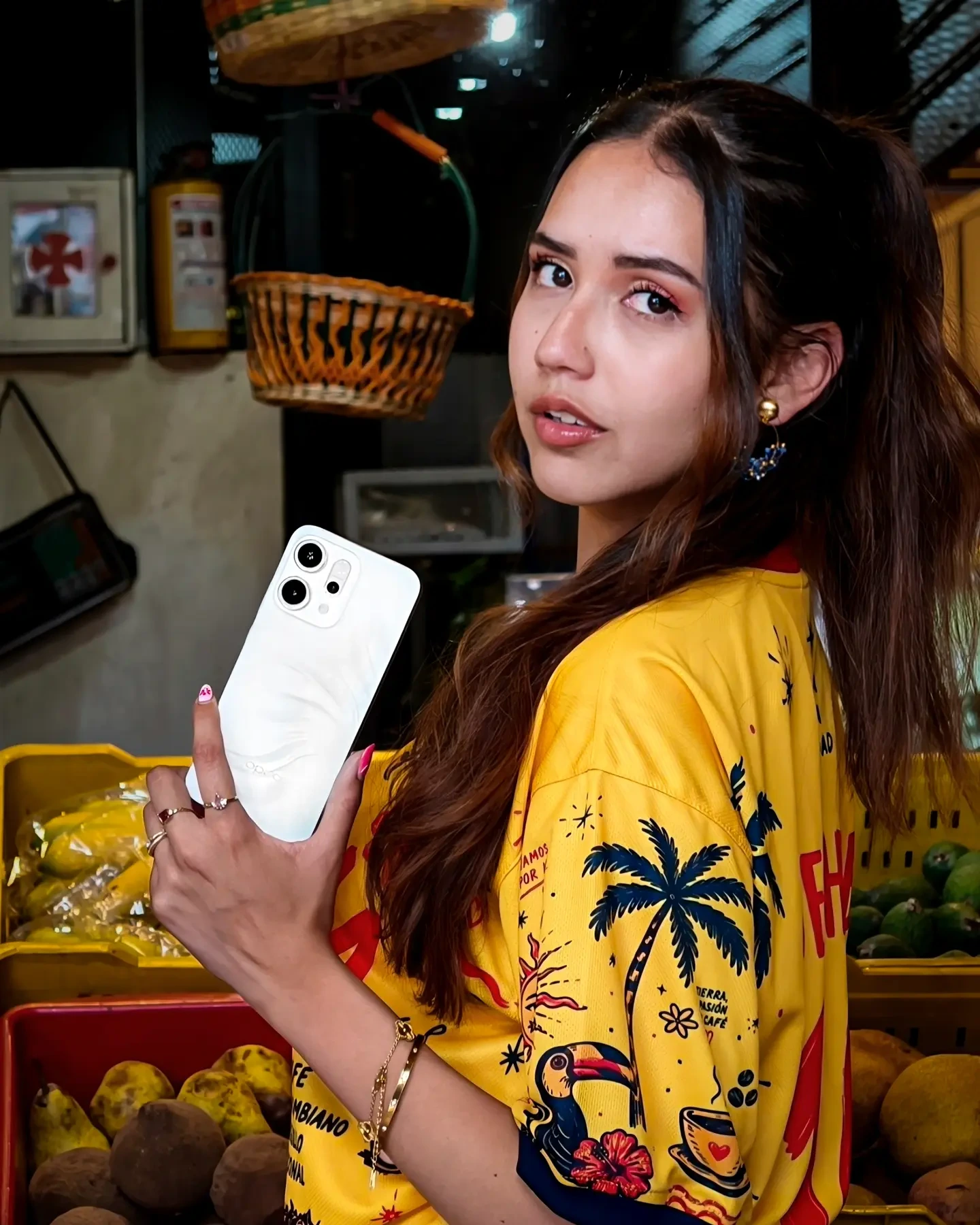 OPPO Facebook ad: Ya tenemos la pinta para apoyar a Luchito…