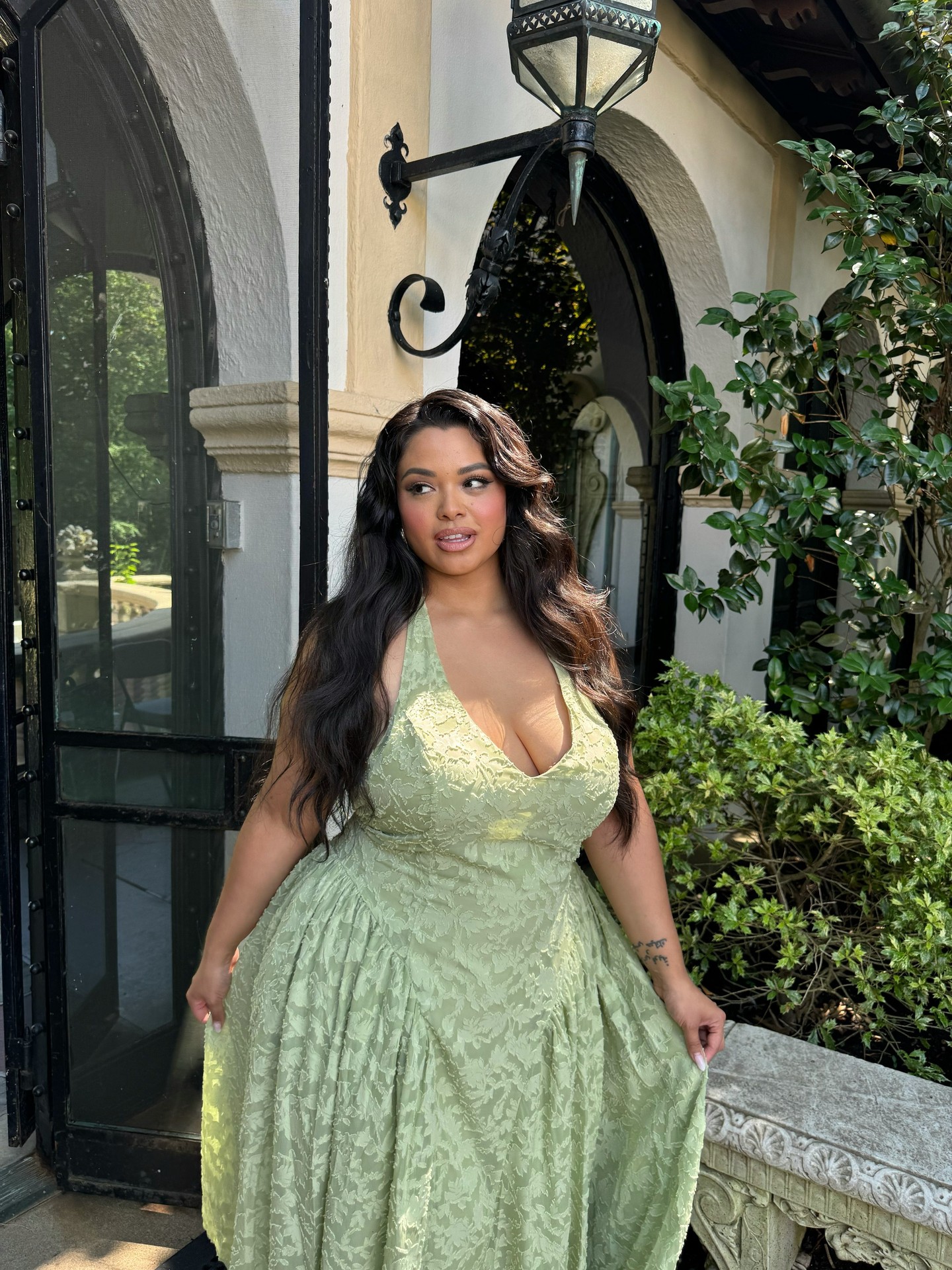 Fashion Nova Curve Facebook ad