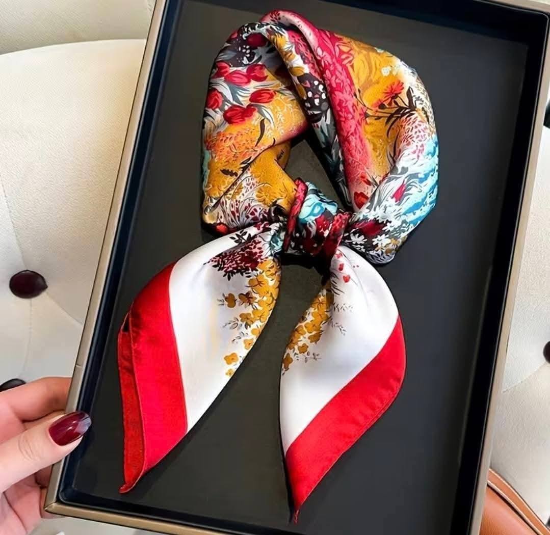 Festiv'All Facebook ad: CARRÉS DE FOULARD POUR FEMMES