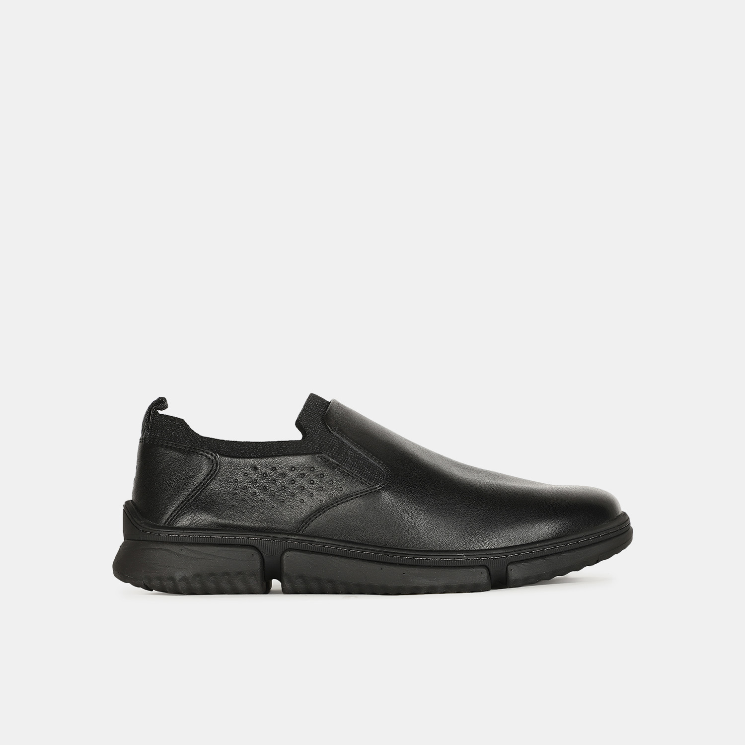 Hush Puppies India Facebook ad: Make that move with our new PartyReady Collection…